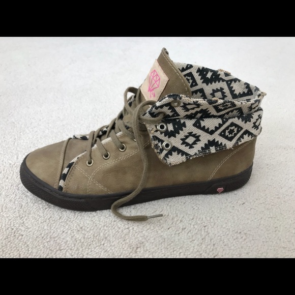 Ankle height shoes size 10 - Picture 3 of 4